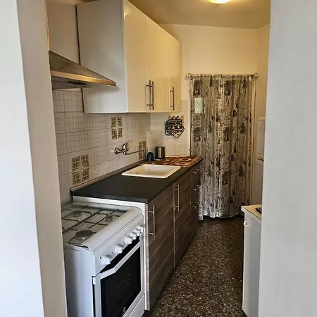 Apartment Trilocale Vista Mare Con Giardino, - S319