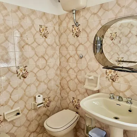 S319 - Sirolo, Trilocale Vista Mare Con Giardino Апартаменты *